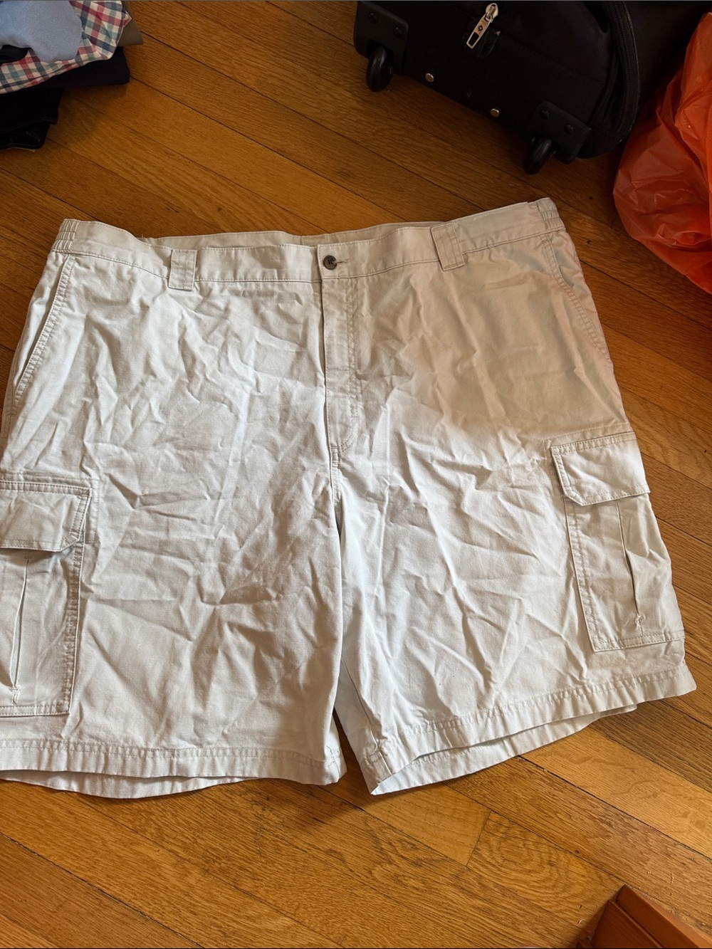 L.L. Bean Men’s Cream Cargo Shorts with Utility Pockets